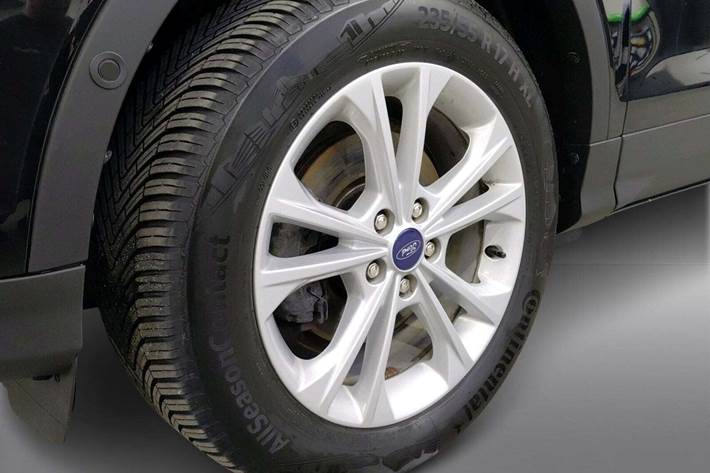 Sort Ford Kuga fra 2020