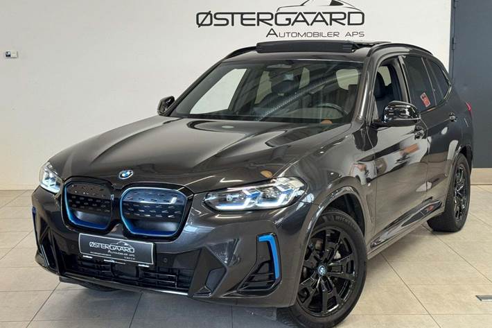 Grå BMW iX3 fra 2024