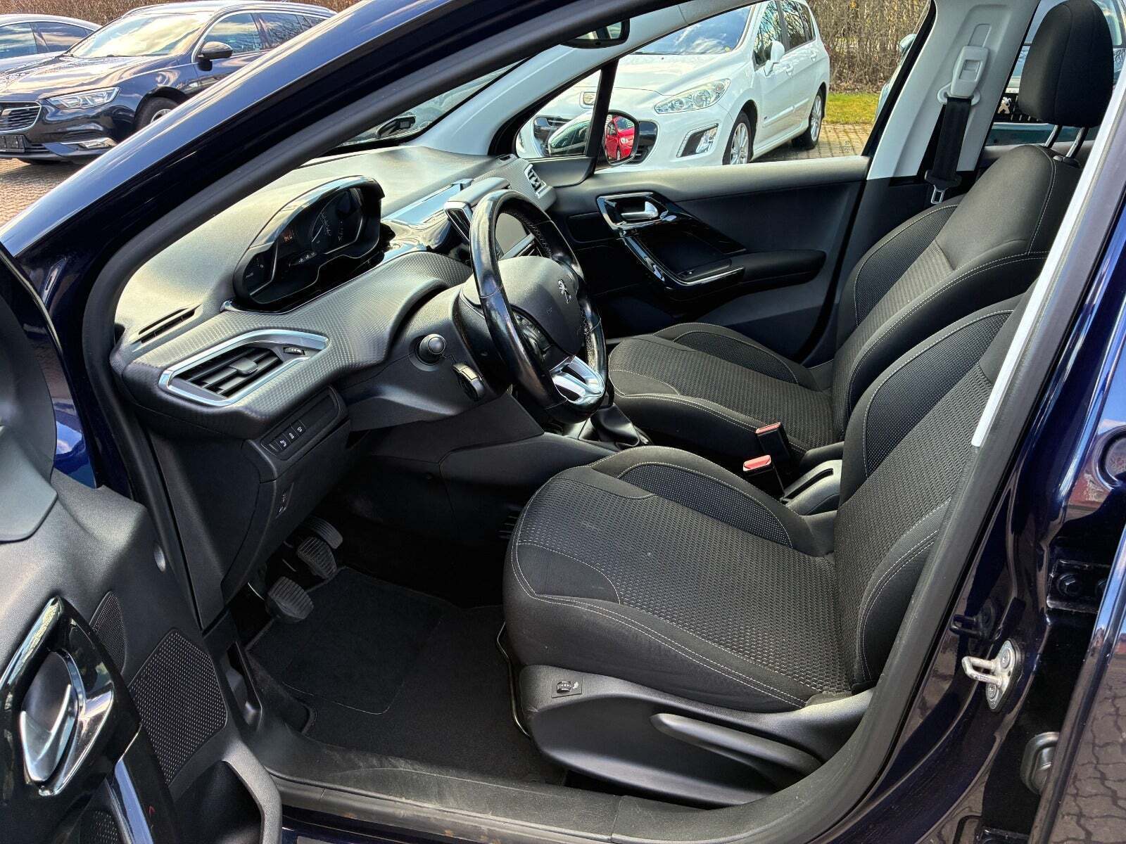 Peugeot 208 1,6 BlueHDi 100 Allure Sky