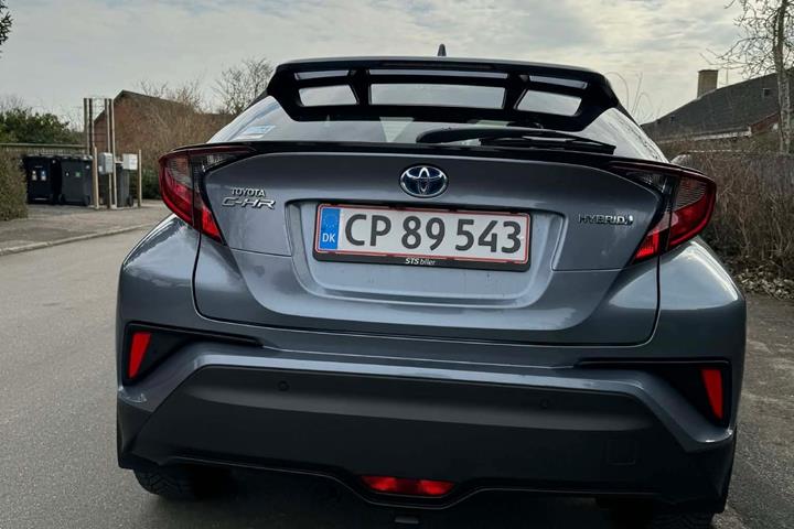 Blå Toyota C-HR fra 2020