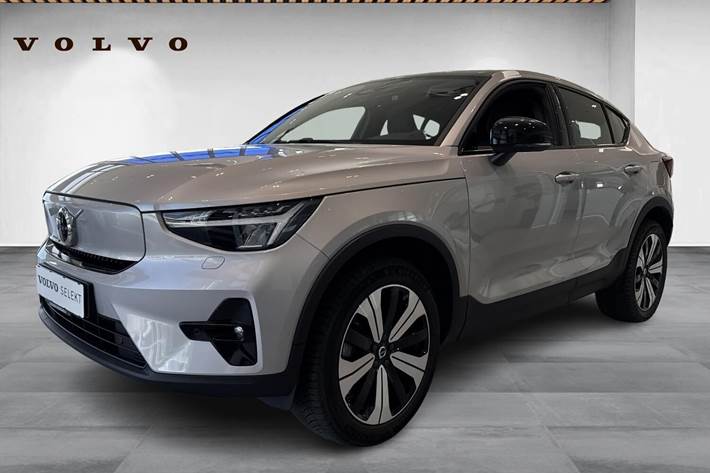 Sølv Volvo C40 fra 2023 set udefra