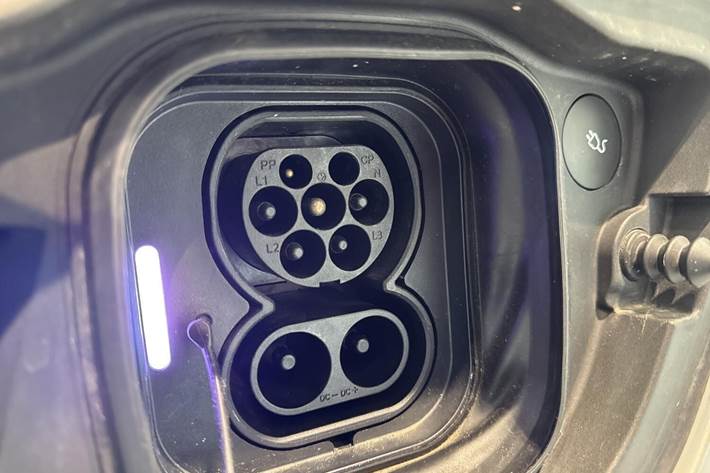 Sølv Volvo C40 fra 2023