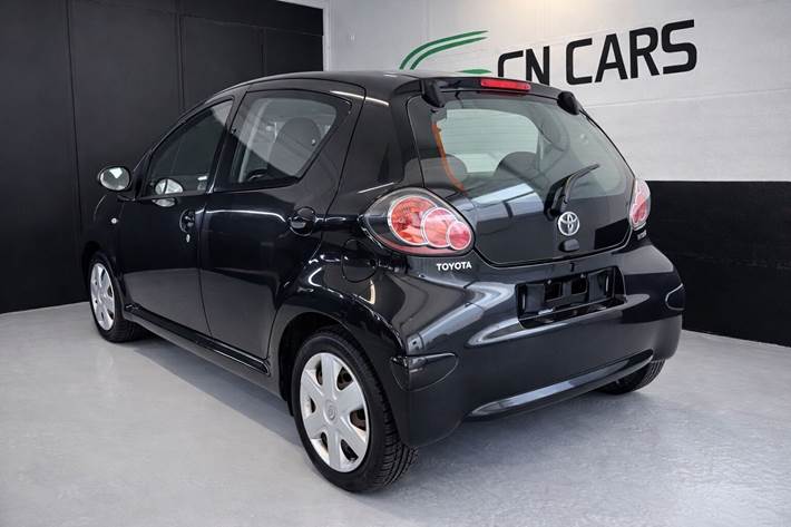 Sort Toyota Aygo fra 2010