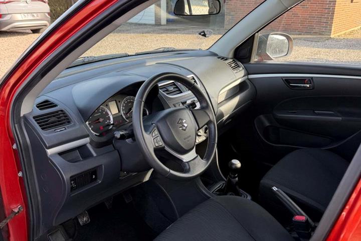 Gul Suzuki Swift fra 2011