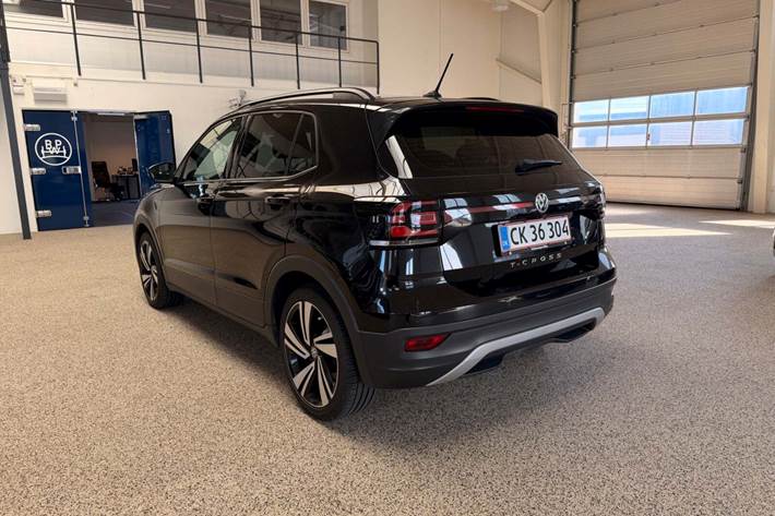 Sort VW T-Cross fra 2019