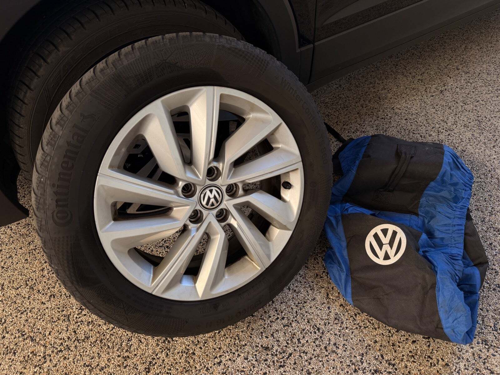 Sort VW T-Cross fra 2019