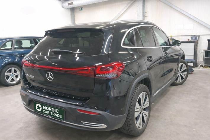 Sort Mercedes EQA250 fra 2022