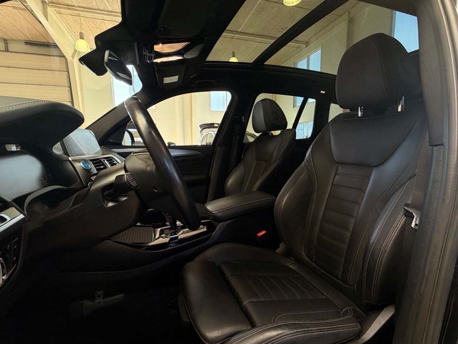 BMW iX3 Charged Plus