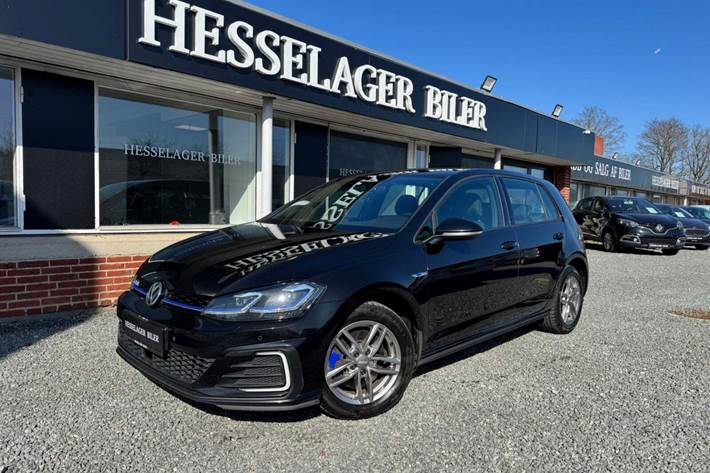 Sort VW Golf VII fra 2020