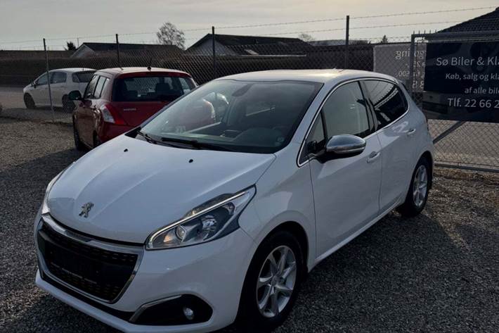undefined Peugeot 208 fra 2017 set udefra