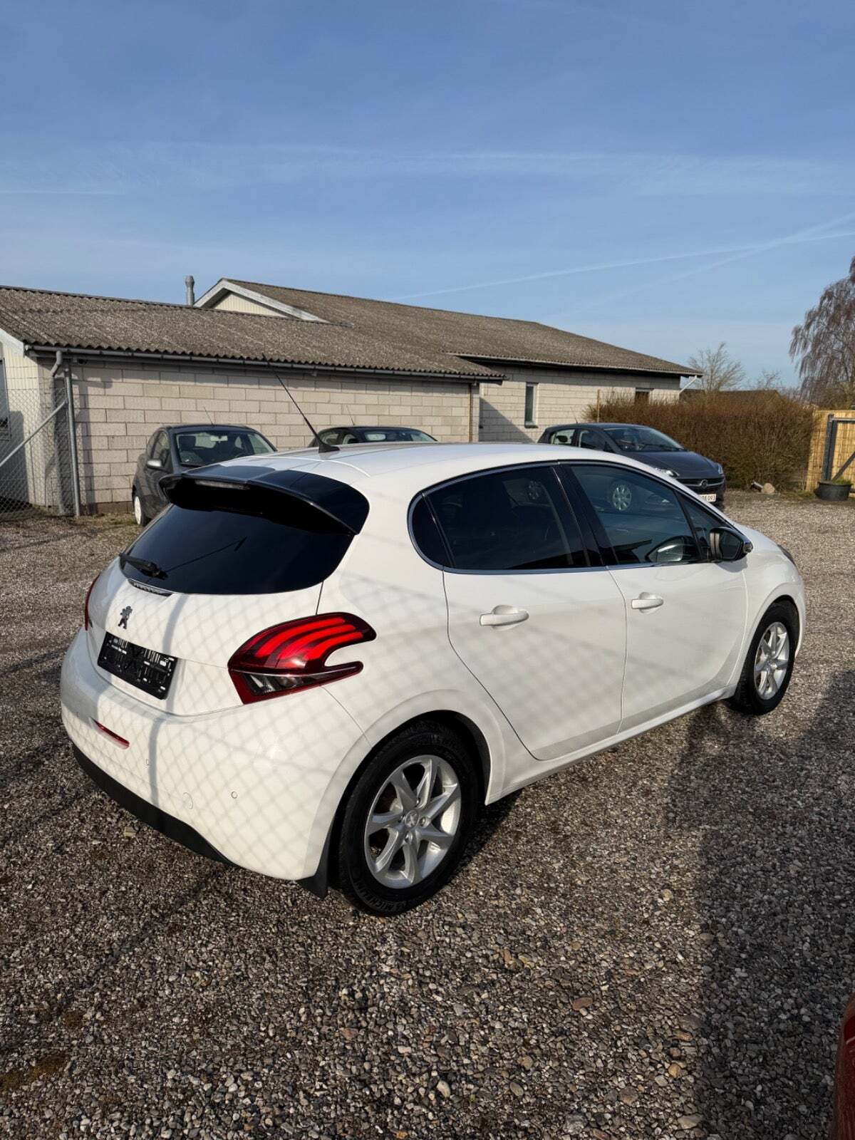 undefined Peugeot 208 fra 2017