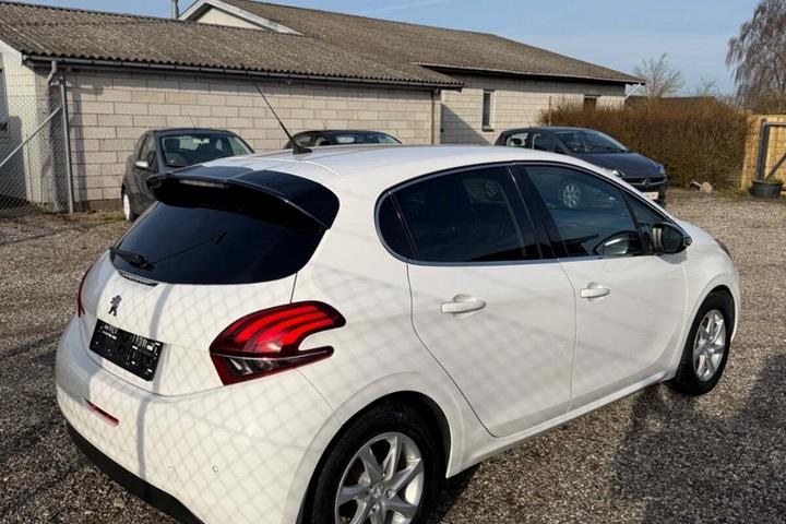 undefined Peugeot 208 fra 2017