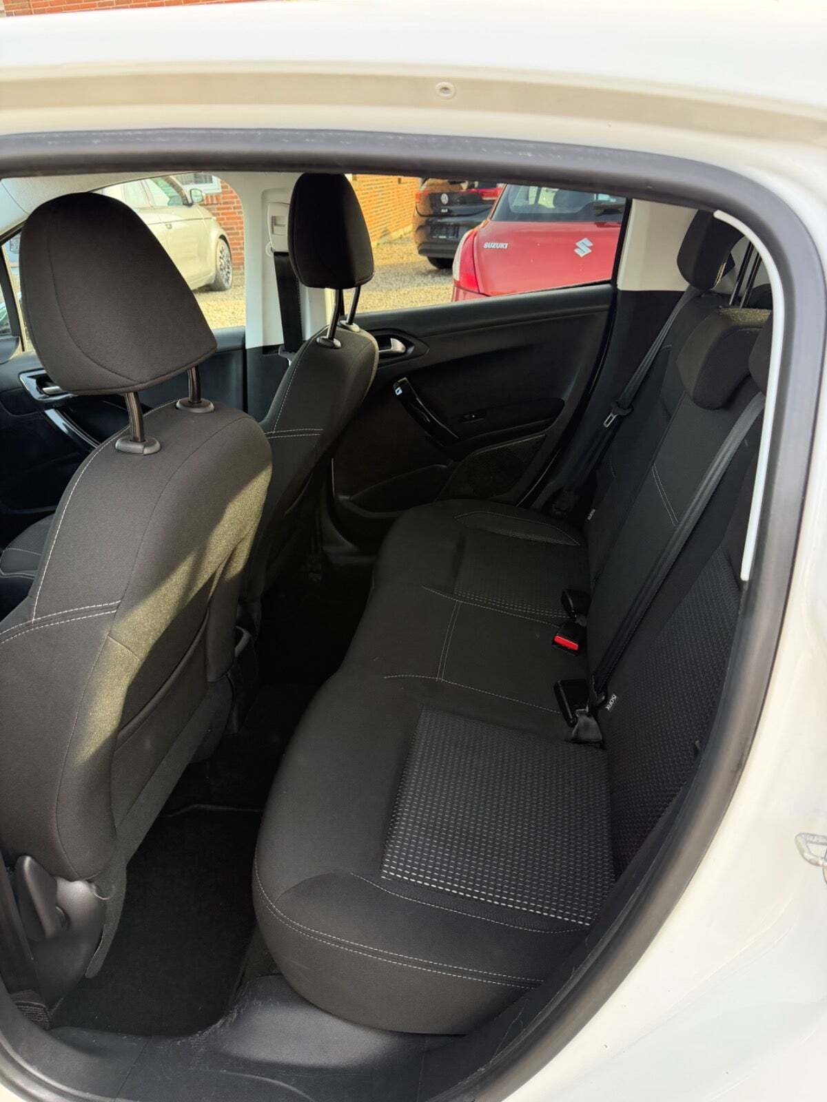 undefined Peugeot 208 fra 2017