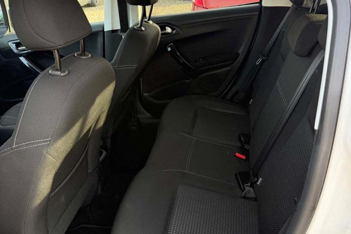undefined Peugeot 208 fra 2017