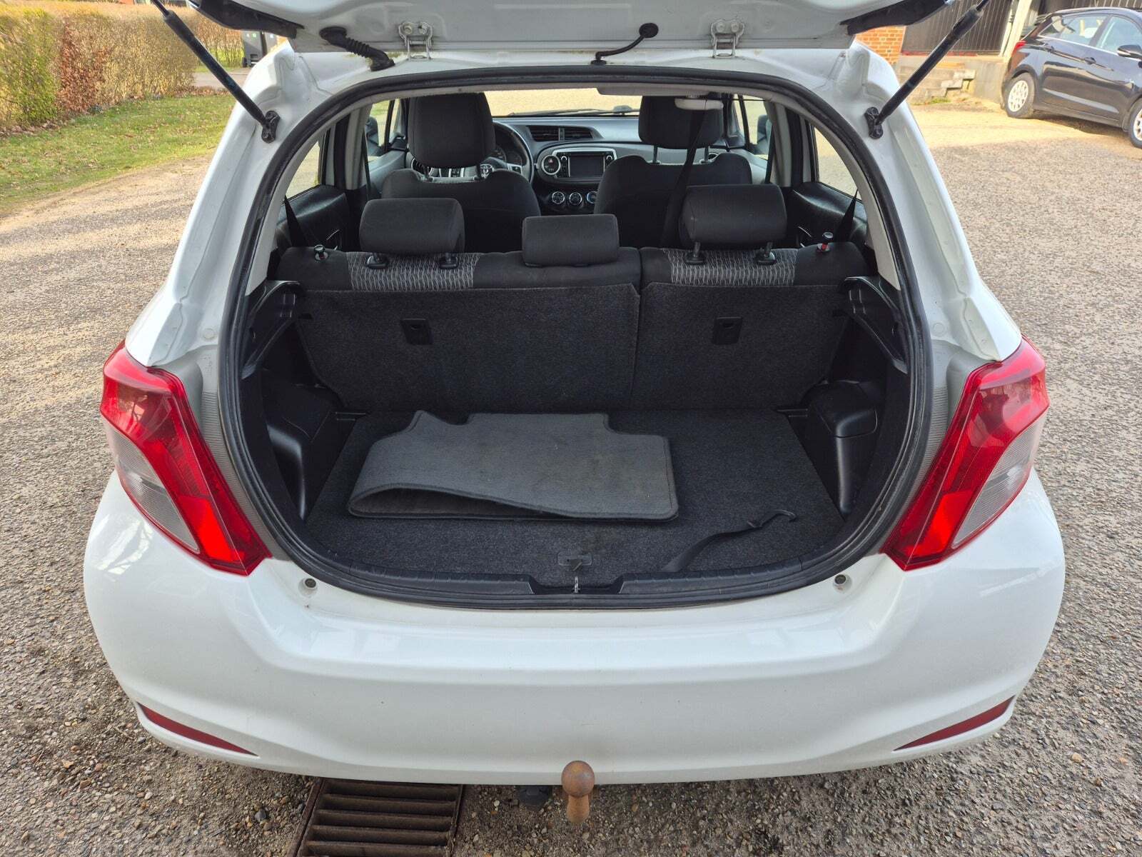 Grøn Toyota Yaris fra 2011