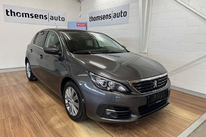 Grå Peugeot 308 fra 2018