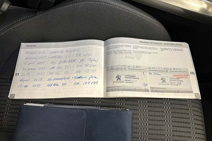 Grå Peugeot 308 fra 2018