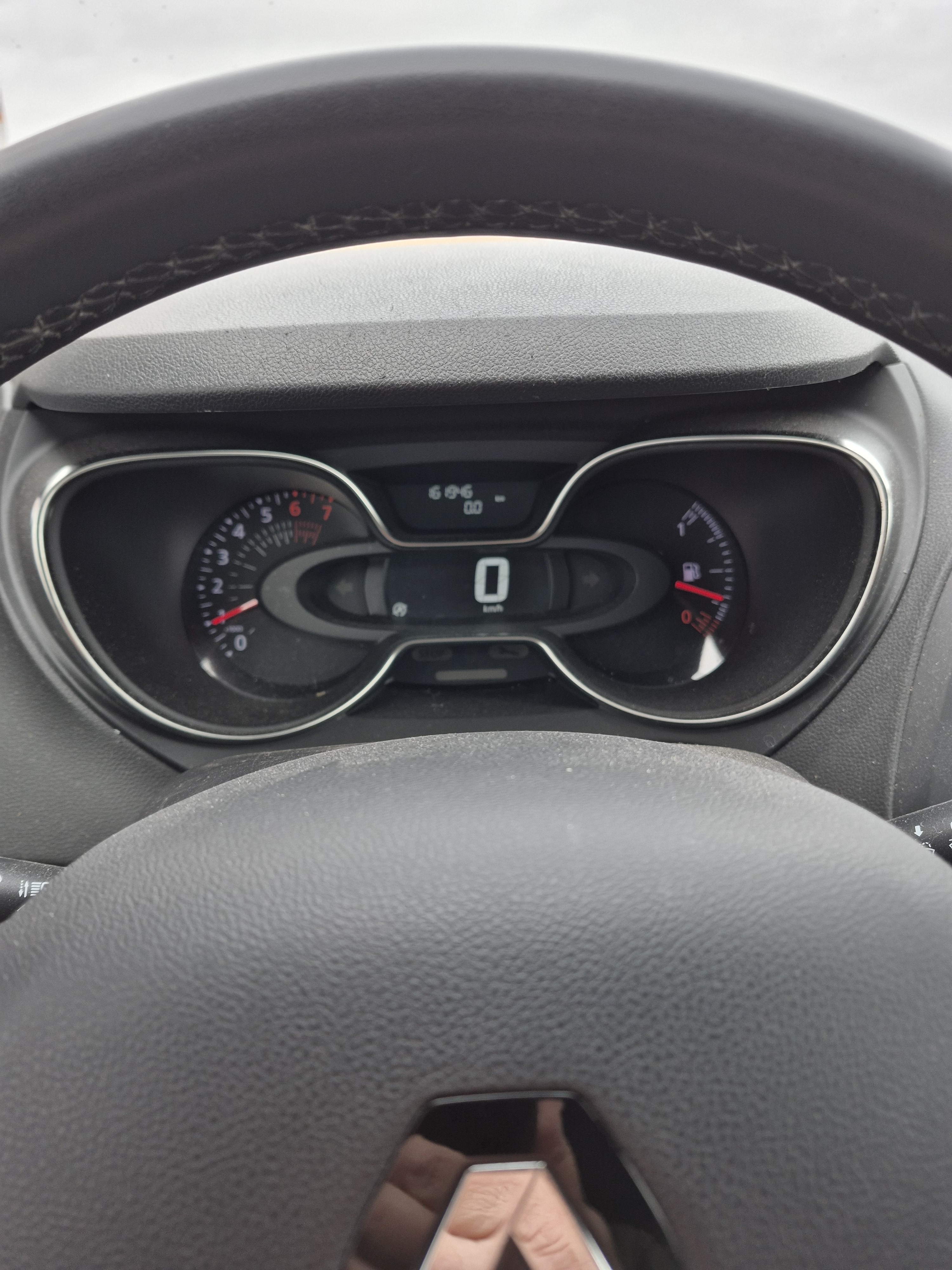 Sort Renault Captur fra 2017