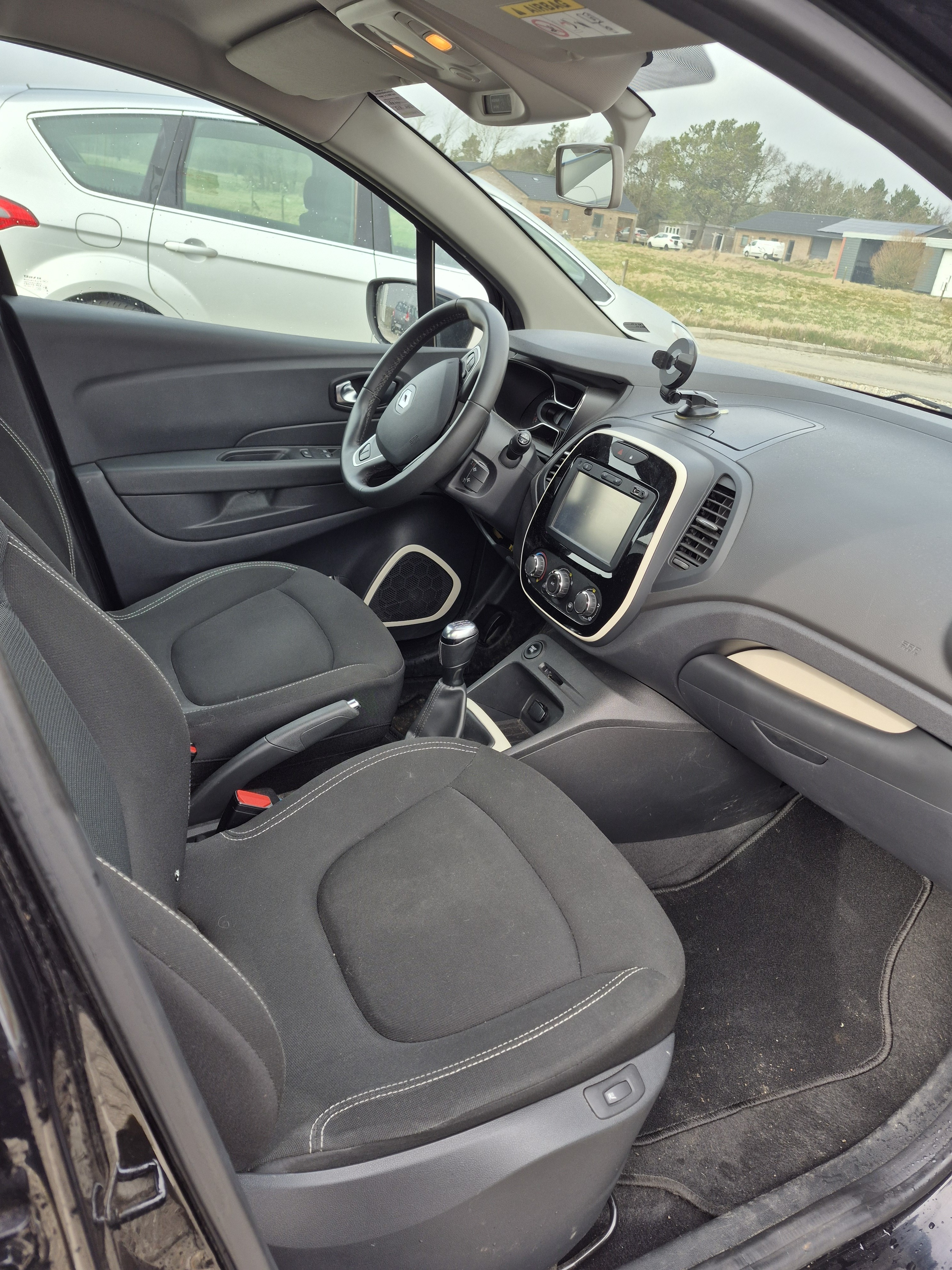 Sort Renault Captur fra 2017