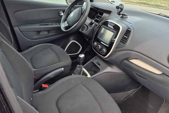 Sort Renault Captur fra 2017