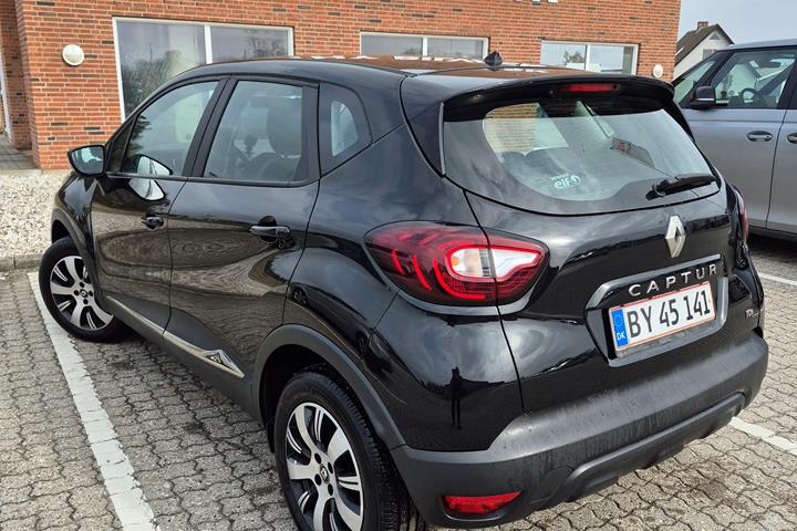 Sort Renault Captur fra 2017