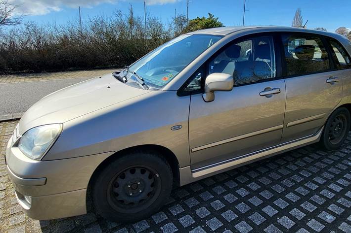 Guld Suzuki Liana fra 2006