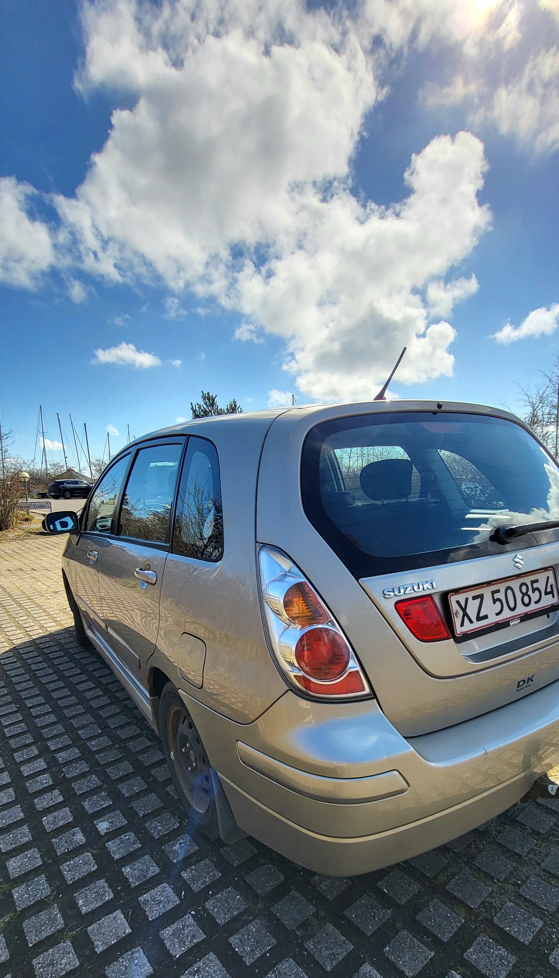 Guld Suzuki Liana fra 2006