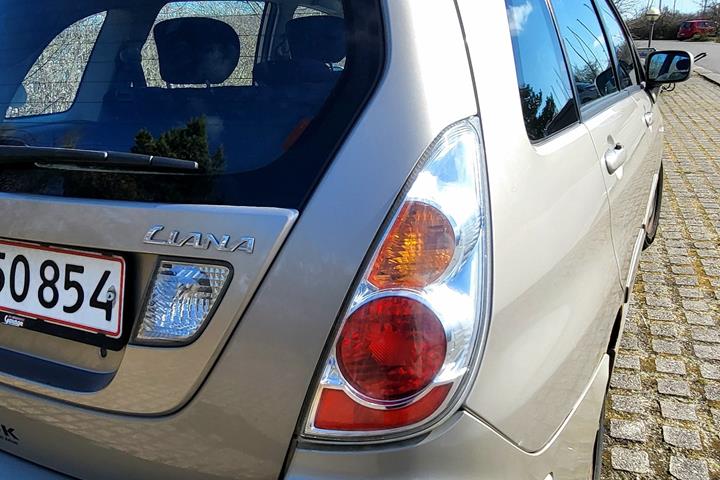 Guld Suzuki Liana fra 2006