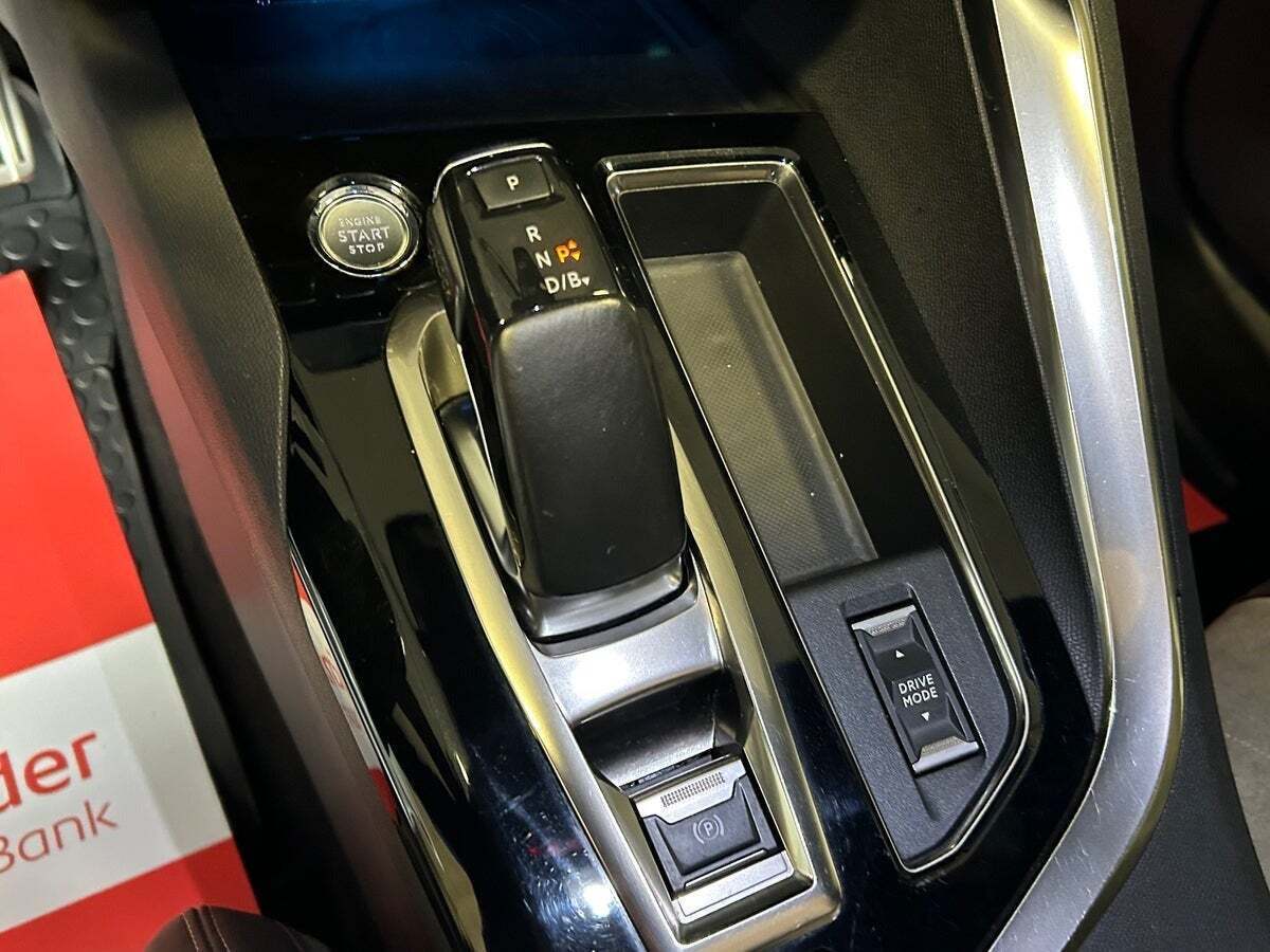 Hvid Peugeot 3008 fra 2020