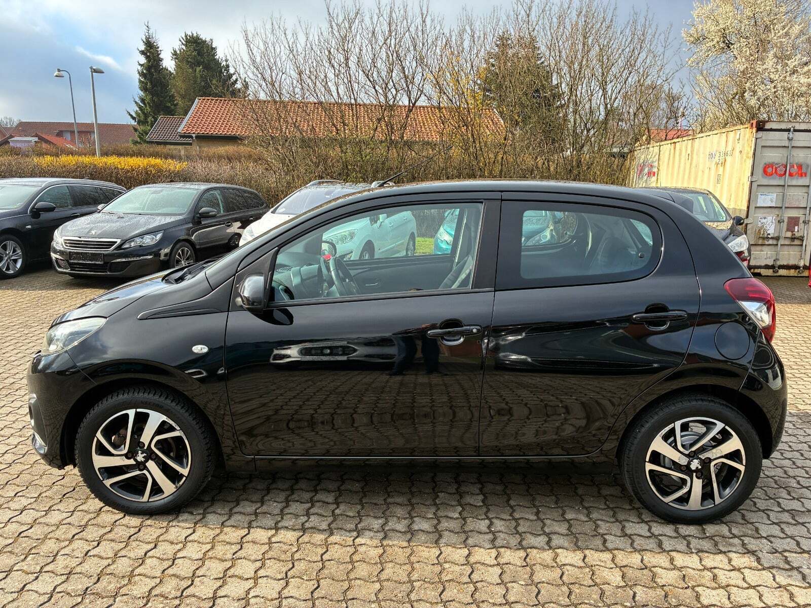 Sort Peugeot 108 fra 2016