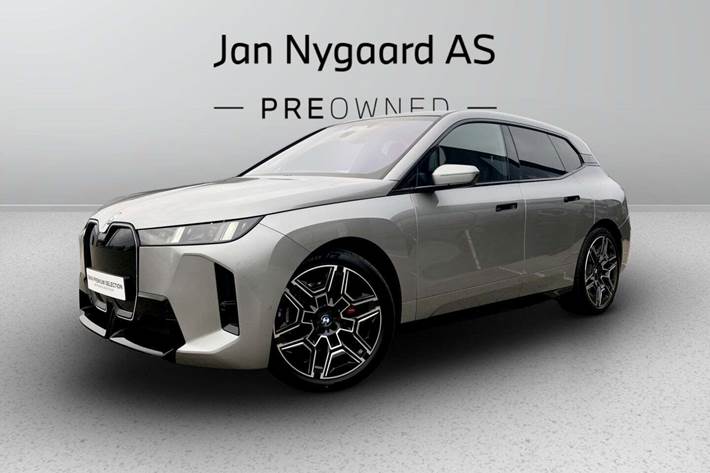 Grå BMW iX fra 2026