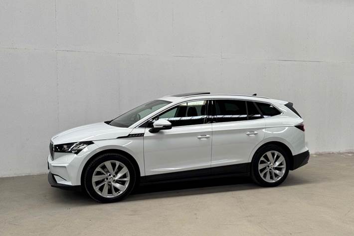Hvid Skoda Enyaq fra 2021