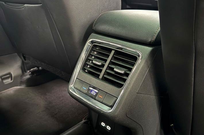 Hvid Skoda Enyaq fra 2021