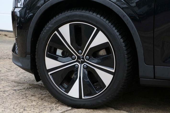 Sort Polestar 2 fra 2023