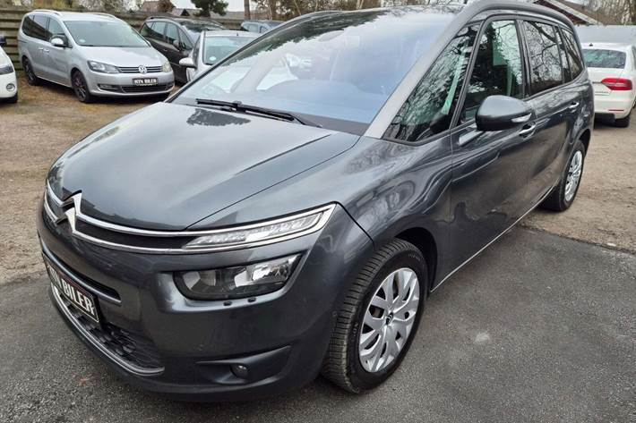 Grå Citroën Grand C4 Picasso fra 2013 set udefra