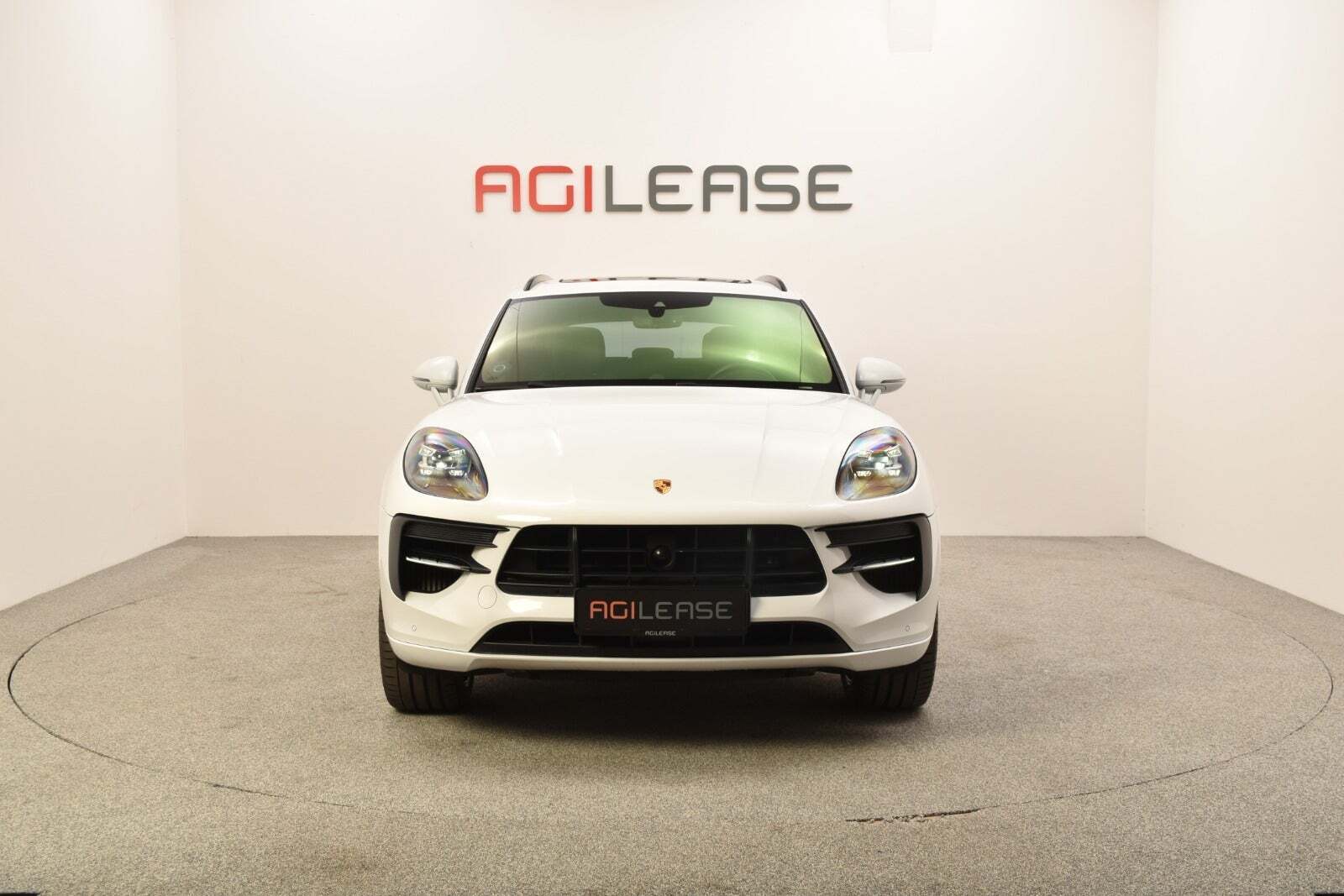 Hvid Porsche Macan S fra 2019