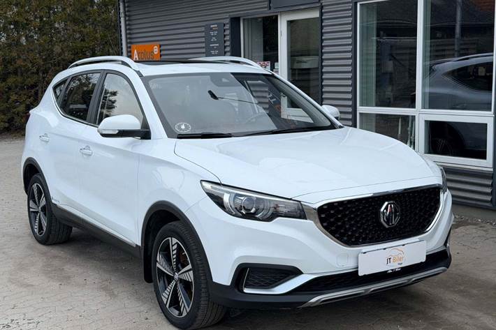 Hvid MG ZS fra 2021 set udefra