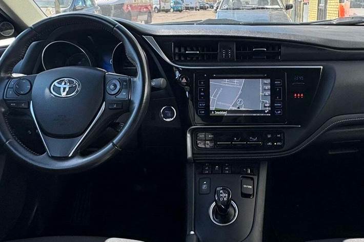 undefined Toyota Auris fra 2015