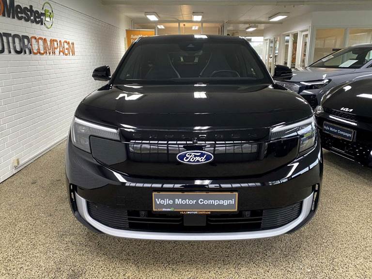 Ford Explorer 77 Premium Extended Range