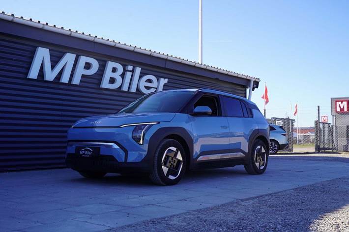 Blå Kia EV3 fra 2025 set udefra