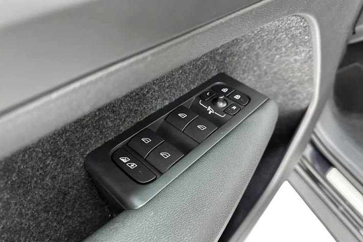 Sort Volvo EX40 fra 2026