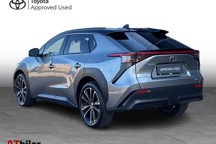 Grå Toyota BZ4X fra 2023
