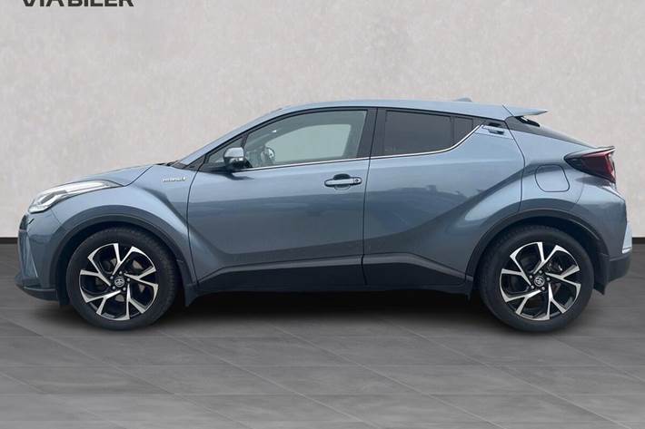 Grå Toyota C-HR fra 2020