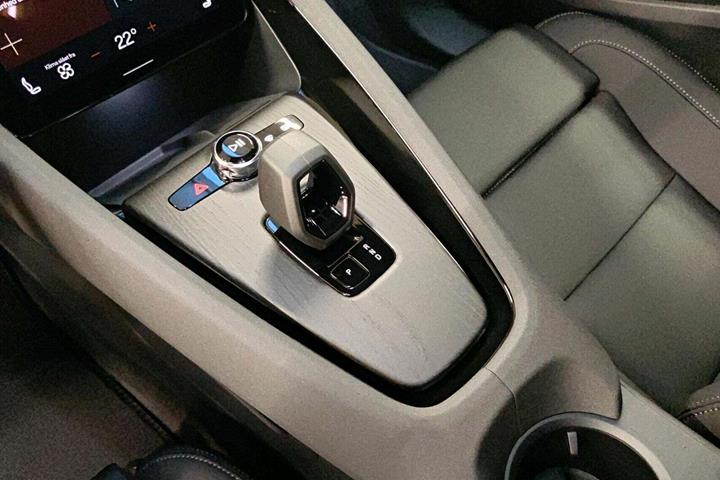 Sort Polestar 2 fra 2026