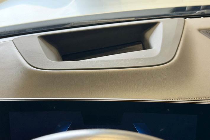 Grå BMW X5 fra 2023