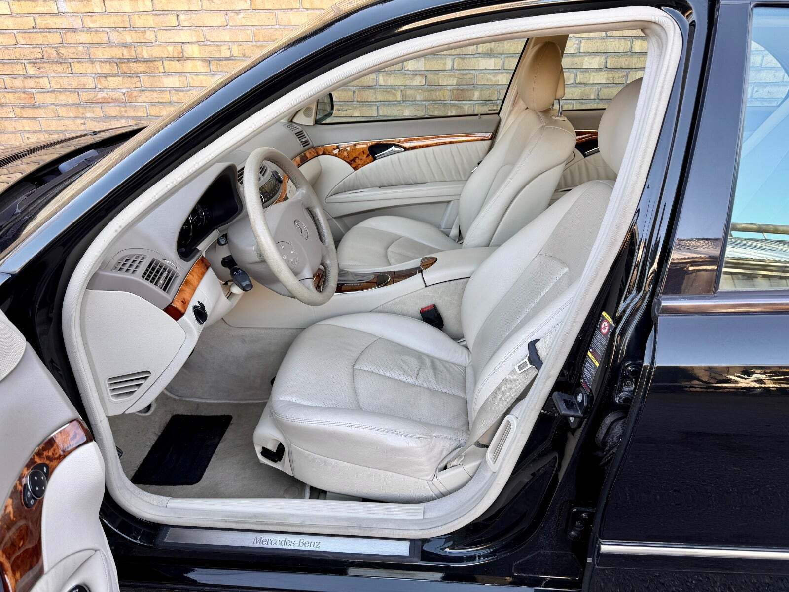 Mercedes E240 2,6 Elegance aut.