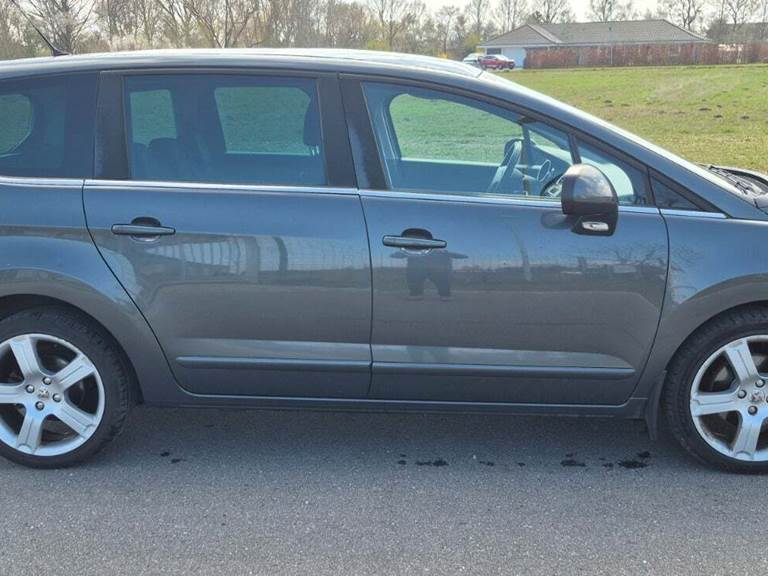 Peugeot 5008 2,0 HDi 150 Premium 7prs