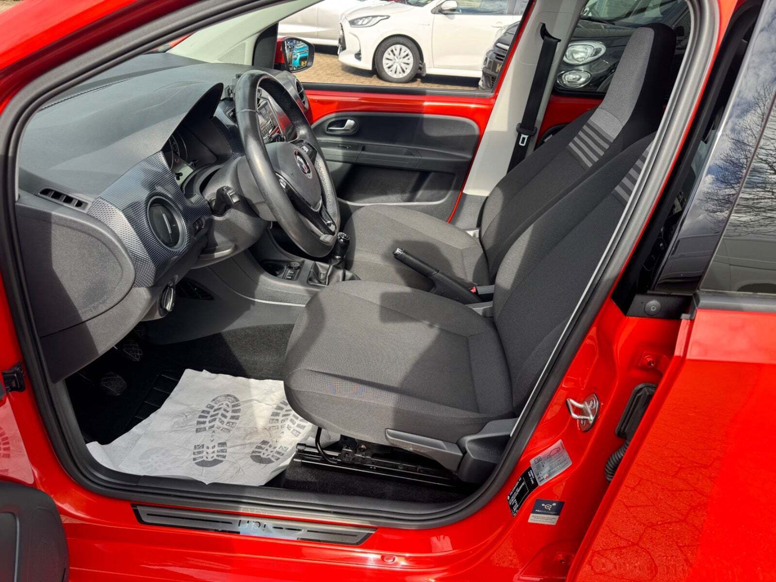 Orange VW UP! fra 2017 set indefra