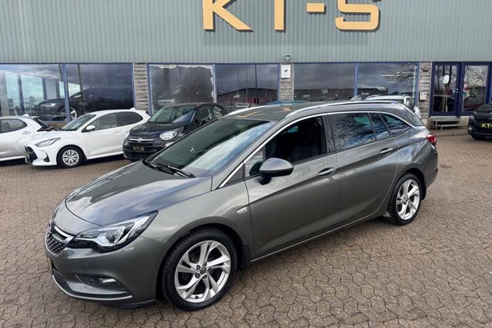 undefined Opel Astra fra 2017 set udefra