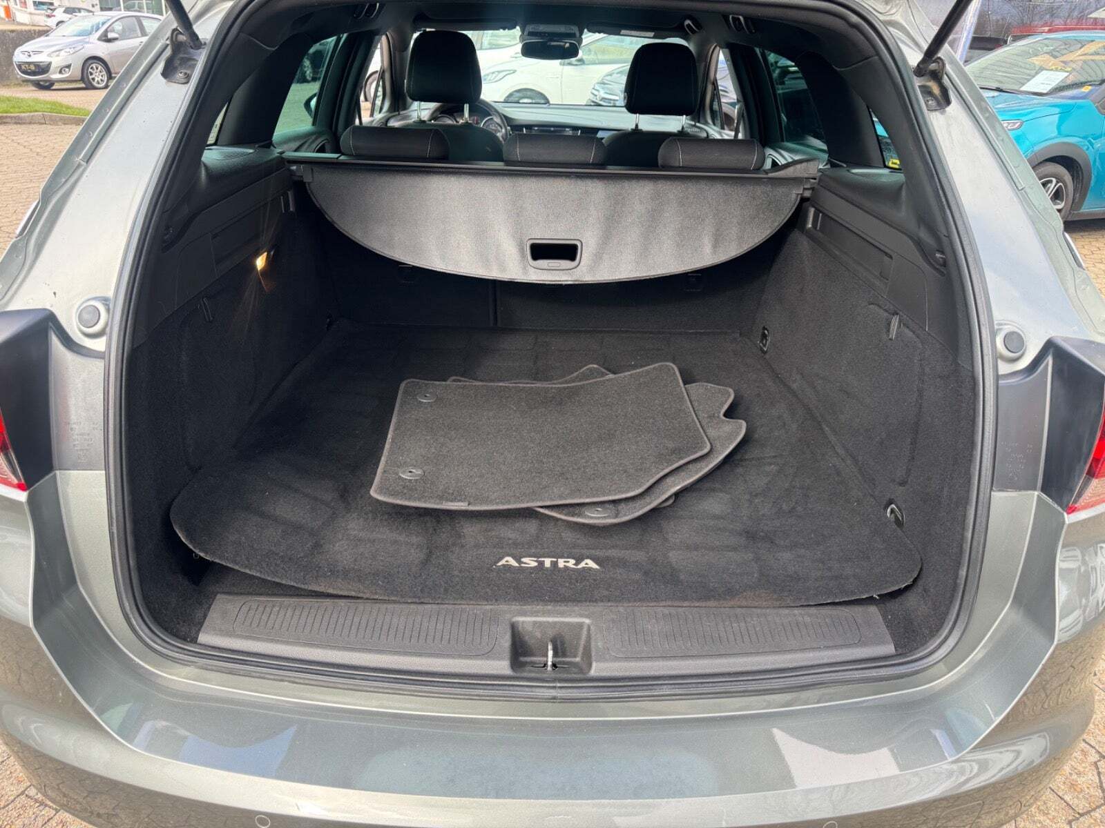 undefined Opel Astra fra 2017